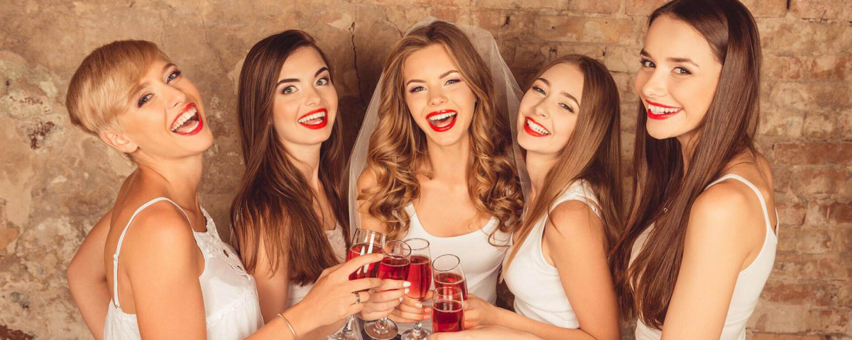 Lánybúcsú háttérkép