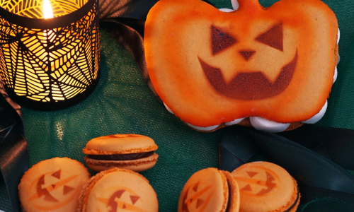 Halloween macaron